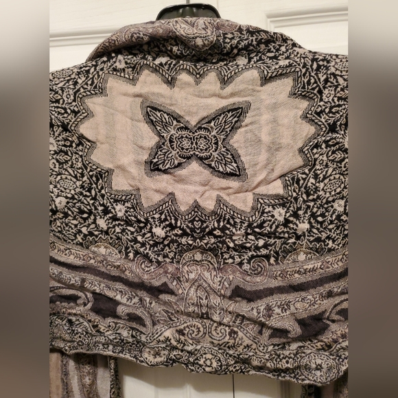 Women's Soft Wrap Shawl Scarf Paisley Floral 66 Inch Elegant VTG Reversible - Picture 2 of 8